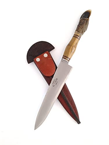 Handcrafted dagger knife of high durability with handle guayubira wood and rhea (ñandu) nail, 420 MoV stainless steel made in Tandil Argentina